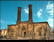 Fk_-_cifteminareli_medrese
