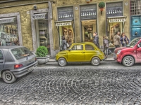 Keltaneauto