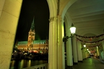Hamburg-rathaus-und-alsterarkaden-town-hall-and-arcades-