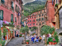 Lunch_in_cinque_terre-cr1