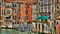 Venetian_buildings-cr
