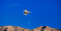 F22