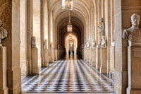 Hallway-in-versailles
