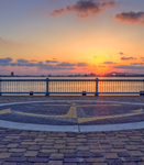 A-sidewalk-by-the-lake