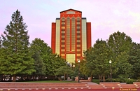 Swanson-building-over-downtown-plaza