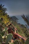 Rusty-car-at-the-coast