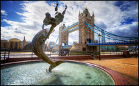 Tower-bridge-and-the-dolphin