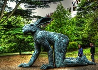 -crawling-lady-hare-1996-by-sophie-ryder-yorkshire-sculpture-park