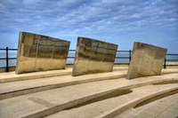 Offa-s-dyke-sculpture-
