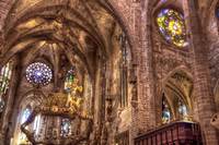 Interno-cattedrale-di-palma-di-maiorca-