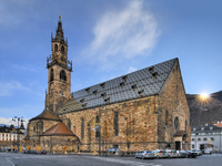Sunrise-on-bolzano-cathedral-