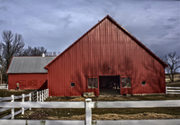 Red-barn-with-white-fence
