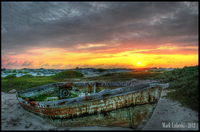 Beached-boat-at-sunrise