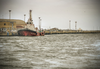 Tugboat-in-the-channel-fiumicino-