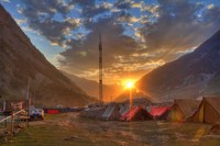 Sunrise-at-baltal-valley