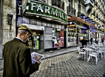 Madrid-street-reading